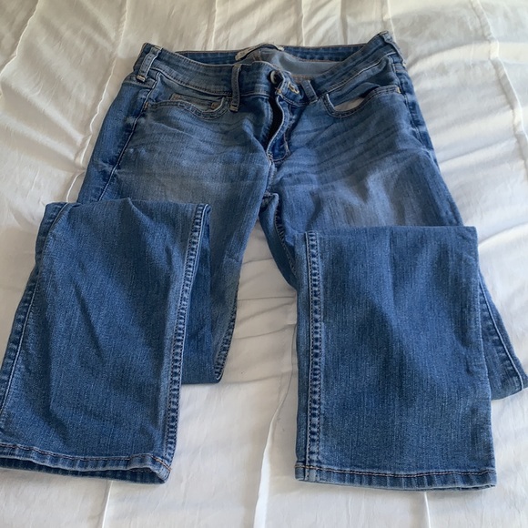 Hollister Jeans - Picture 2 of 3